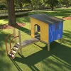 Maisonnette structure de jeu dans un jardin d'enfants