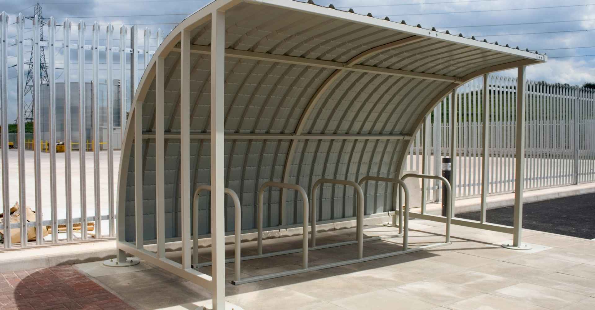 abri pour vélos en métal pour une collectivité