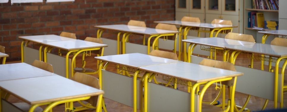 tables écolier avec piétement coloré